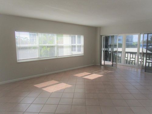 Foto del edificio - 1000 Lowry St