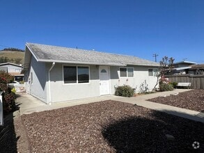 Building Photo - 2916 Dogwood Ave