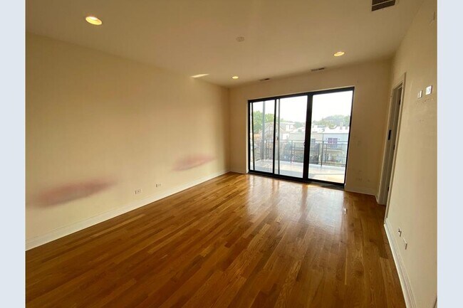 Foto del edificio - 1825 N California Ave