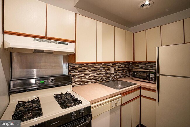 Foto del edificio - 619 S 19th St