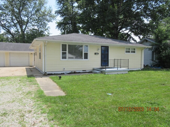 Building Photo - 2517 Fowler St