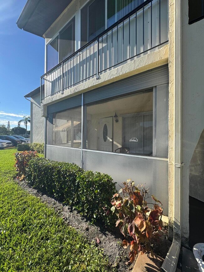 Foto del edificio - 3491 La Jardin Ct