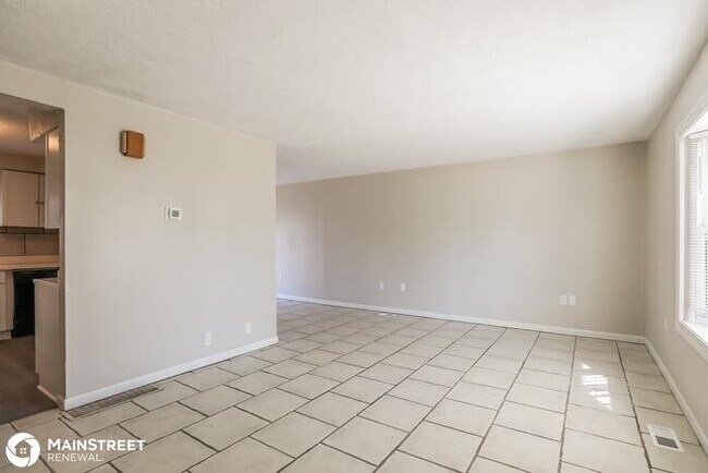 Building Photo - 9406 McKinely St, Kansas City, MO 64138