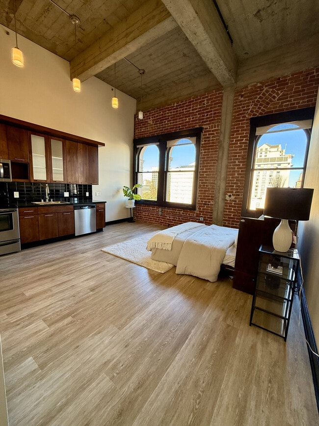 Interior Photo - Sainte Claire Building