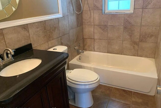 Building Photo - **This is a Furnished Room for Rent to college students**  ~~DO NOT APPLY IF YOU'RE NOT A STUDENT...