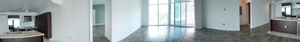 Foto principal - 1900 N Bayshore Dr