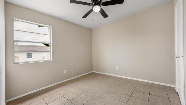 Foto del edificio - 2711 Evergreen Cir