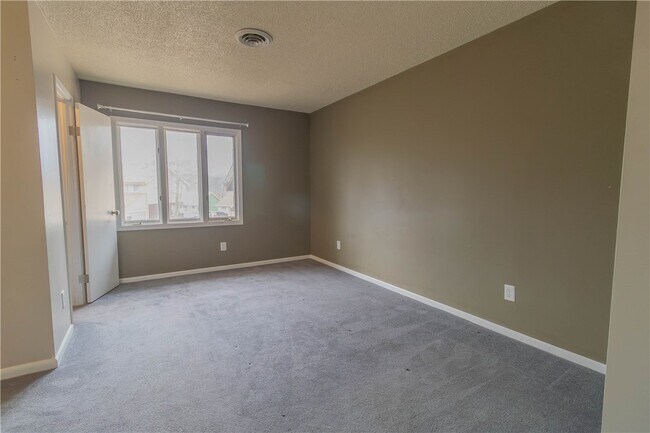 Foto del edificio - 14 Britten Cir