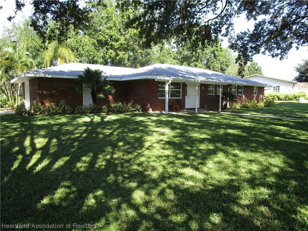 201 E Belleview St, Lake Placid, FL 33852 House Rental in Lake Placid
