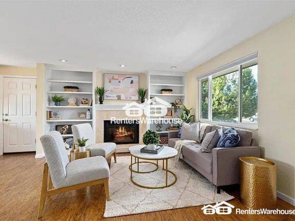 Building Photo - Don't miss out on this charming 3 Bed 2 Bath home in Lonetree CO.