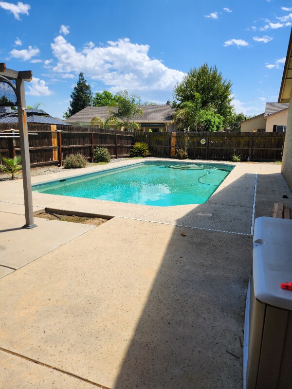 Building Photo - 682 W Forest St