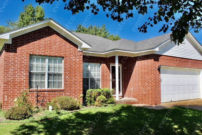 Foto principal - 12 Dallas Ln