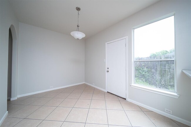 Building Photo - 13111 S Bellaire Estates Dr