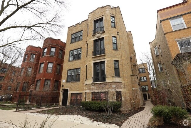 Building Photo - 1352 W Carmen Ave