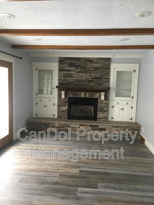 Building Photo - 891 Syringa Dr