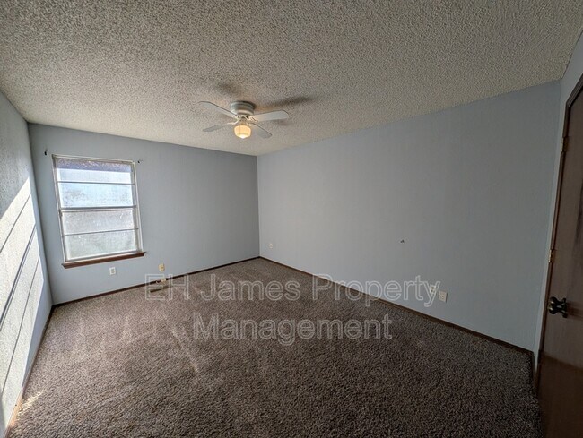 Foto del edificio - 7323 S Canton Ave