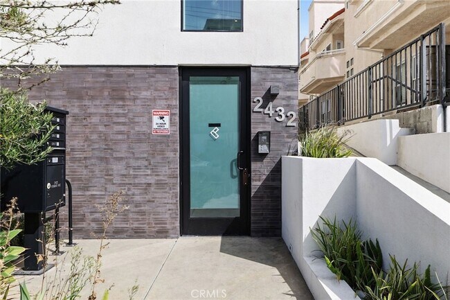 Foto del edificio - 2432 Penmar Ave