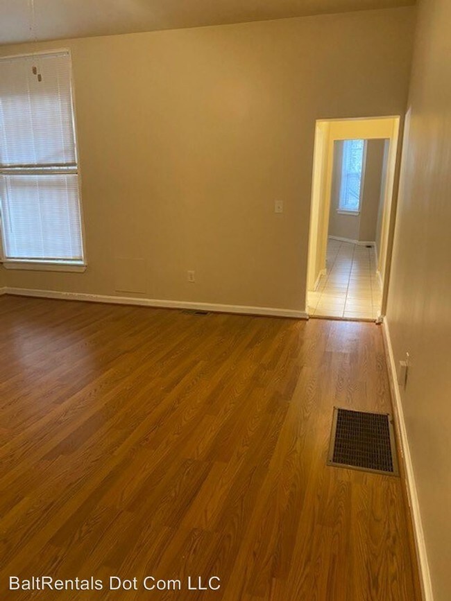 Foto del edificio - 1 br, 1 bath Apartment - 1528 McCulloh Street