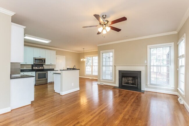 Foto del edificio - 15903 Kelly Park Cir