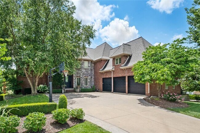Building Photo - 44 W Buckingham Dr