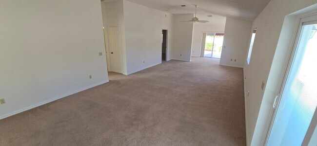 Foto del edificio - Prime Location – Just Minutes from Lake Sumter Landing and Spanish Springs!