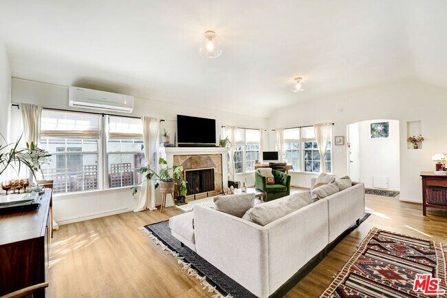 Foto del edificio - 4385 Scandia Way