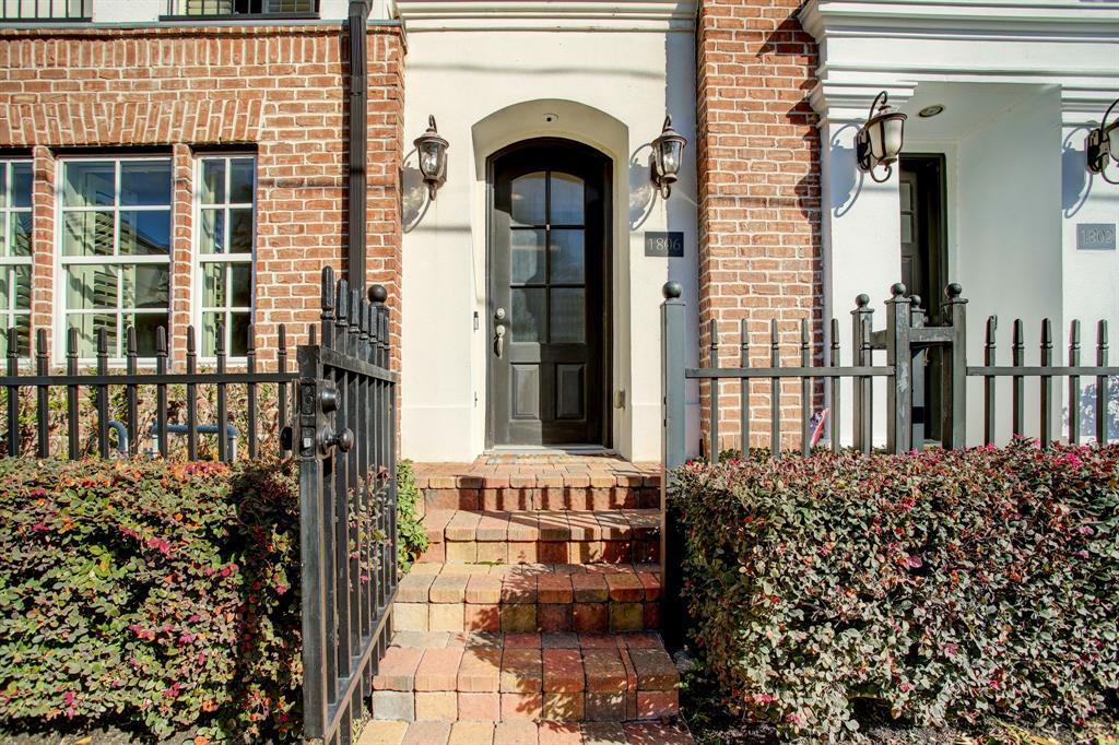 1806 Dart St, Houston, TX 77007 Condo for Rent in Houston, TX