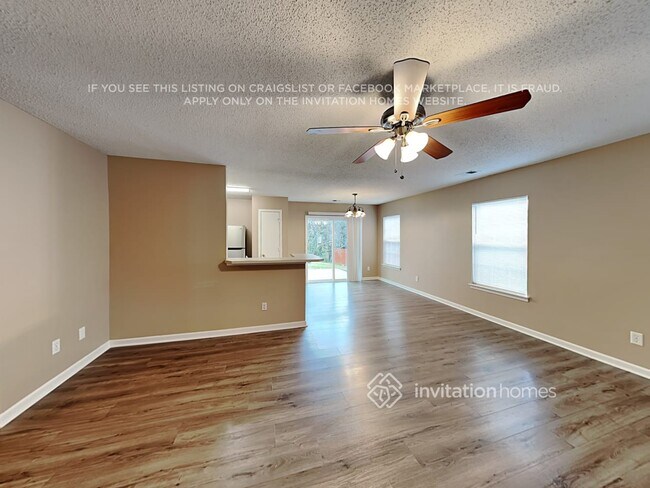 Building Photo - 3049 Parade Ln SW