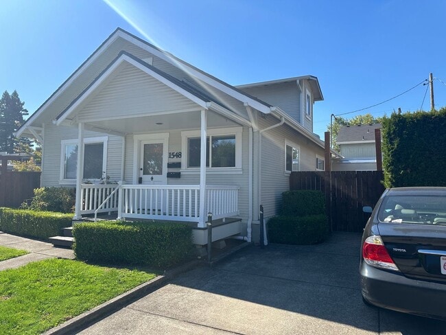 Photo - Large 2 bedroom, 2 full bathroom home in Eugene!