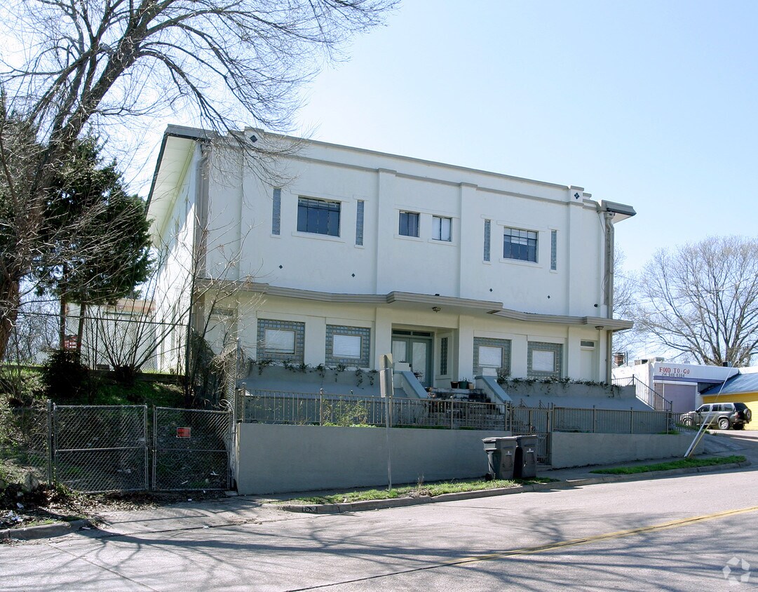 Primary Photo - 1312 W Clarendon Dr
