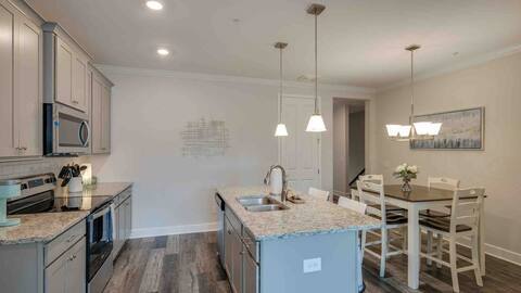 Building Photo - 405 Ronan Way