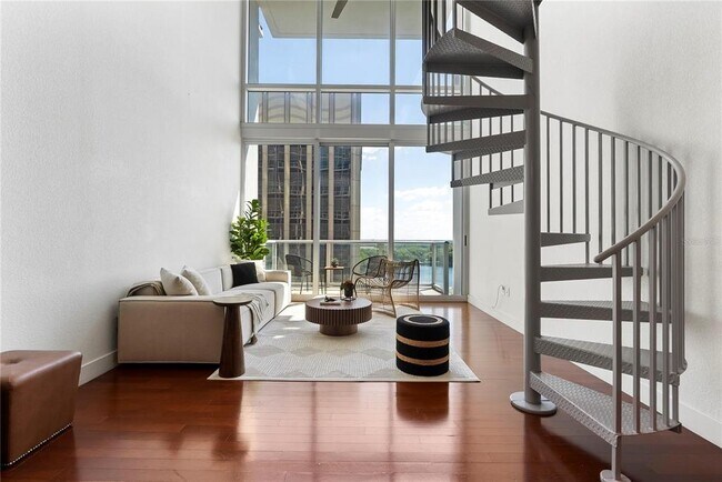 Foto del edificio - 150 E Robinson St