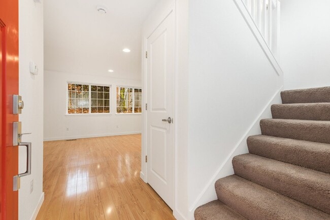 Photo - PM-UT-GOL*813-MF Apartment