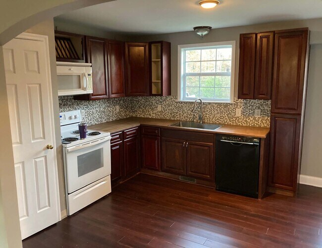 Kitchen 2 - 3864 Nestledown Dr