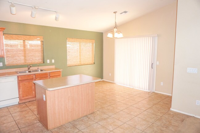 Foto del edificio - 1867 W Desert Canyon Dr