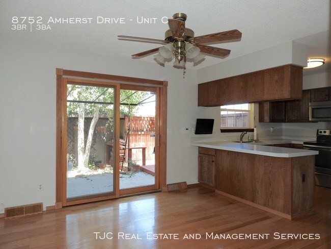 Building Photo - 8752 E Amherst Dr