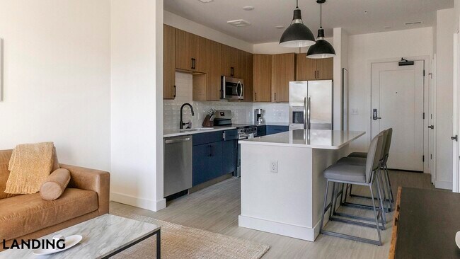 Building Photo - 1007 S Mint St