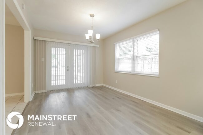 Building Photo - 308 Lochmond Dr