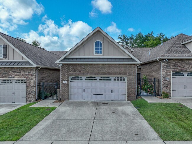 Foto del edificio - 100 Placid Grove Ln