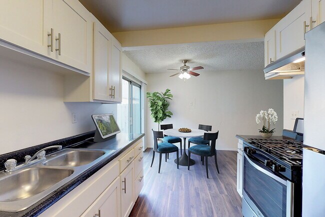 Foto del edificio - Village Green