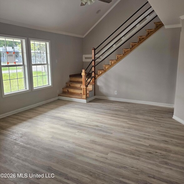 Building Photo - 2512 Beachview Dr