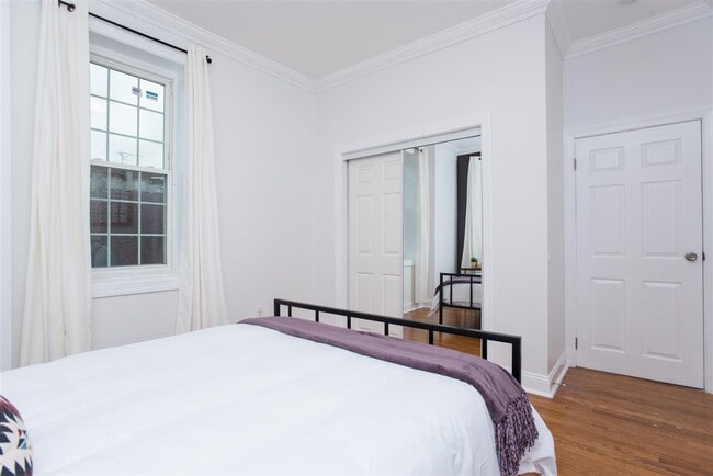 Building Photo - 372 Communipaw Ave