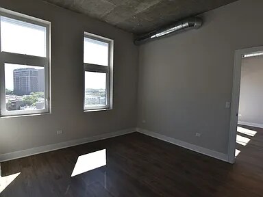 Building Photo - 3833 N Broadway