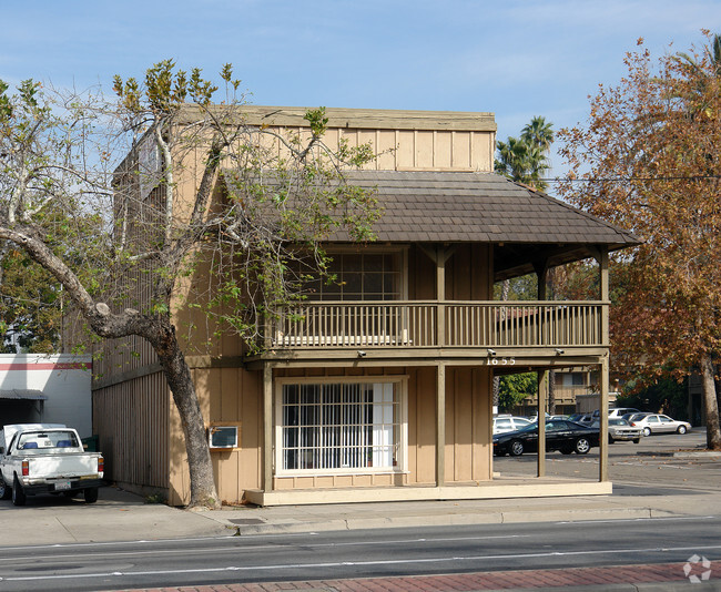 Building Photo - Saddleback Lodge