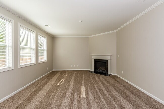 Building Photo - 2022 Savannah Hills Dr