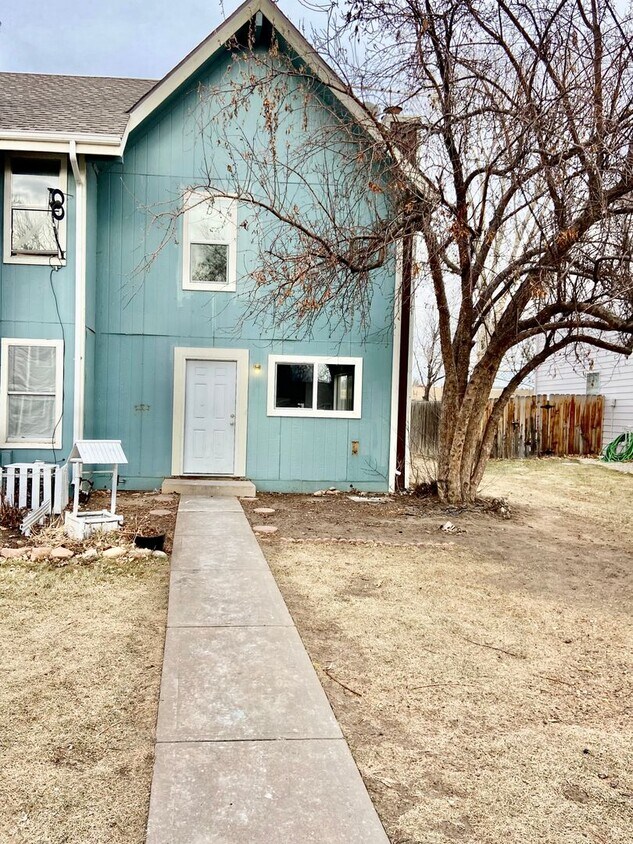 Primary Photo - Renovated 3-bedroom, 2 full bath home is n...