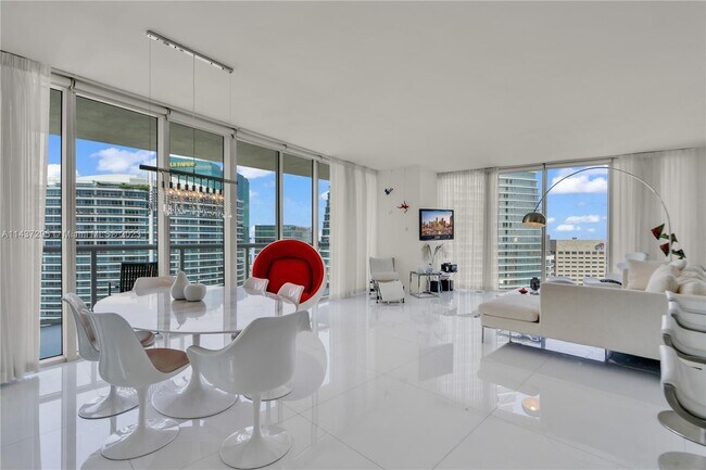 Foto del edificio - 465 Brickell Ave