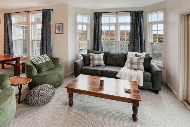 Foto del edificio - 43 Lafayette Rd