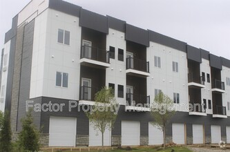Building Photo - 960 N 3rd St