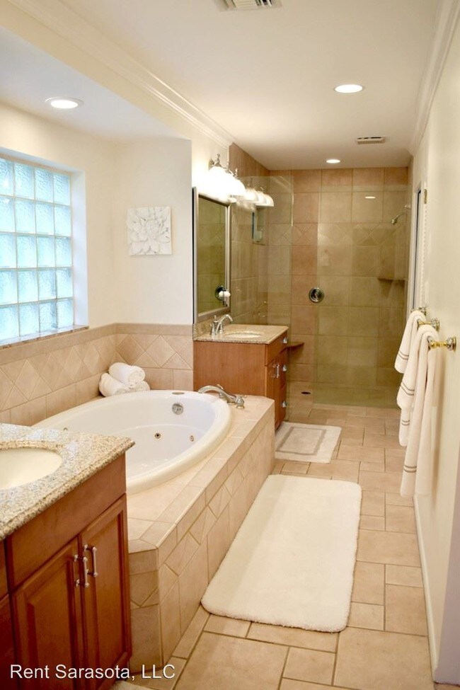 3 Br 2 Bath House 541 Putting Green Lane Als Longboat Key Building Photo 3 Br 2 Bath House 541 Putting Green Lane